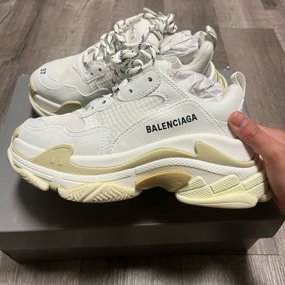 🤍BALENCIAGA Triple S🤍